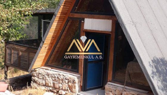 KUMLUCA KUZCA DA 1494 M2 TEK TAPU ELEKTRİK YOL SU İÇİNDE AHŞAP EV VE MEYVE AĞAÇLARI 